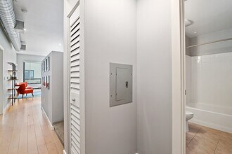 889 Date St, Unit 541 in San Diego, CA - Foto de edificio - Building Photo