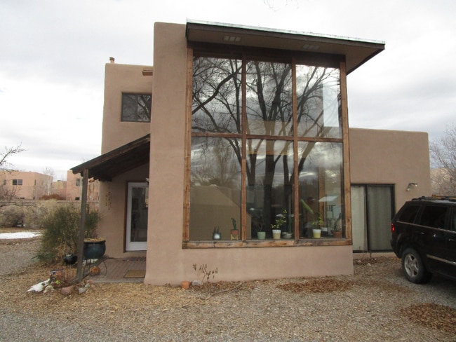 1610 Camino La Canada