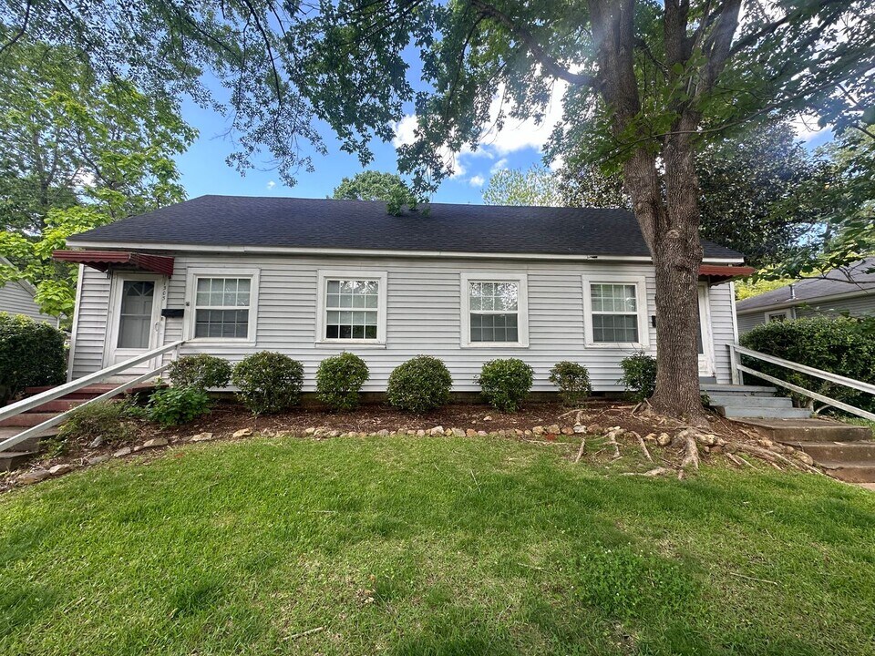 1307 E 10th St in Anniston, AL - Building Photo