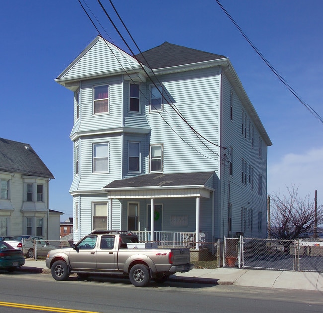 867 Broadway in Fall River, MA - Building Photo - Building Photo