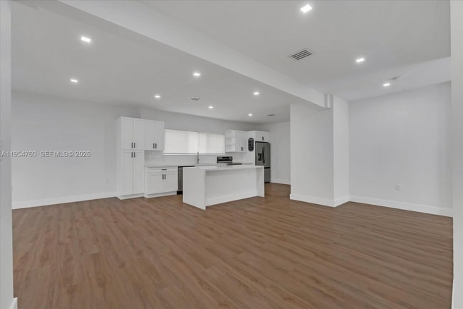 1733 NW 16th St in Miami, FL - Building Photo - Building Photo