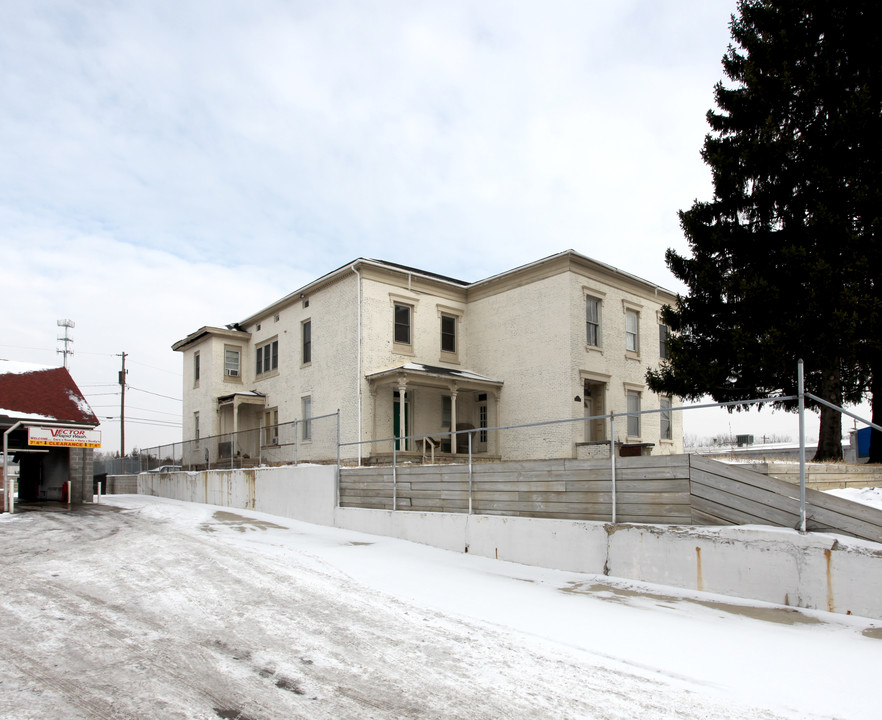 1954 E Main St in Columbus, OH - Building Photo