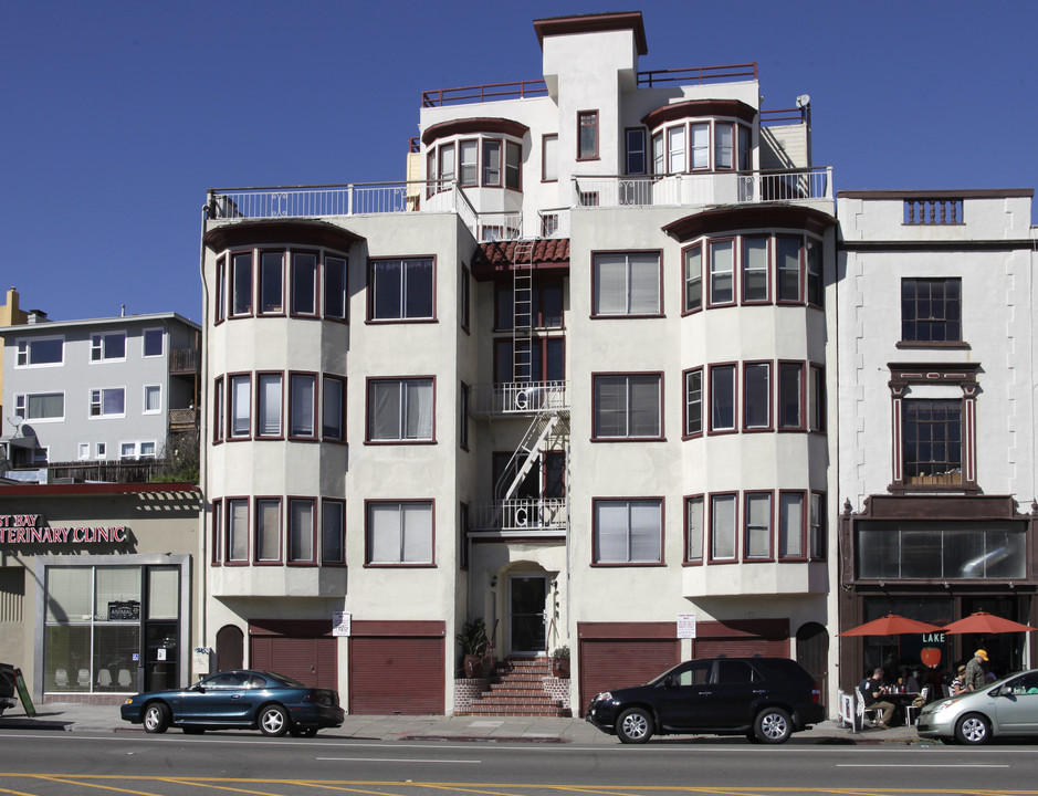 570 Grand Ave in Oakland, CA - Building Photo