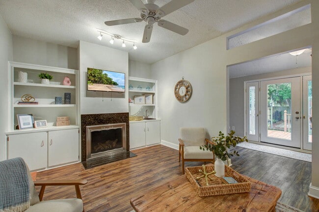 property at 713 Davenport Dr