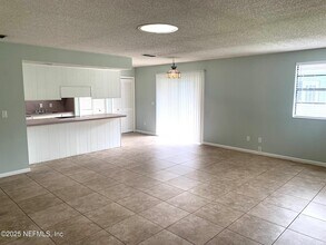 823 14th Ave S in Jacksonville Beach, FL - Building Photo - Building Photo