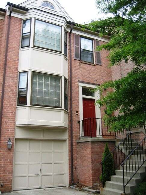 205 Lynn Manor Dr in Rockville, MD - Building Photo