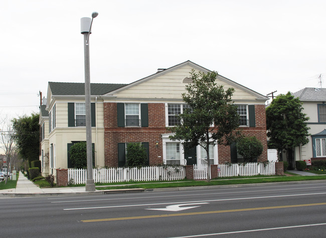 9600 Olympic & 401-409 S. Peck Dr in Beverly Hills, CA - Building Photo - Building Photo