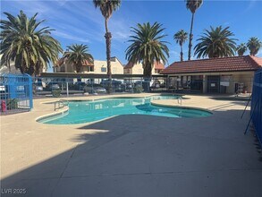 4919 Newport Cove Dr in Las Vegas, NV - Building Photo - Building Photo