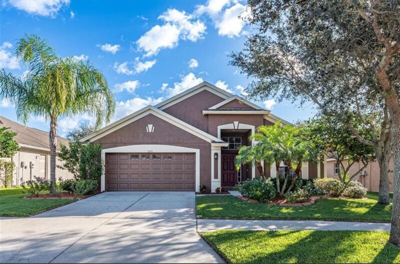 13653 Artesa Bell Dr in Riverview, FL - Building Photo