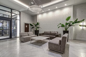460 Adelaide St E in Toronto, ON - Building Photo - Building Photo
