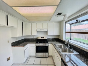 36823 Hillcrest Dr in Palmdale, CA - Building Photo - Building Photo