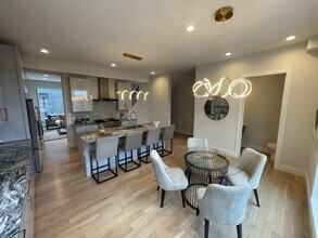 215 N Sarah St-Unit -Unit 11 in St. Louis, MO - Building Photo - Building Photo