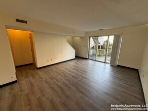 152 North Beacon St, Unit B2 in Boston, MA - Building Photo - Building Photo