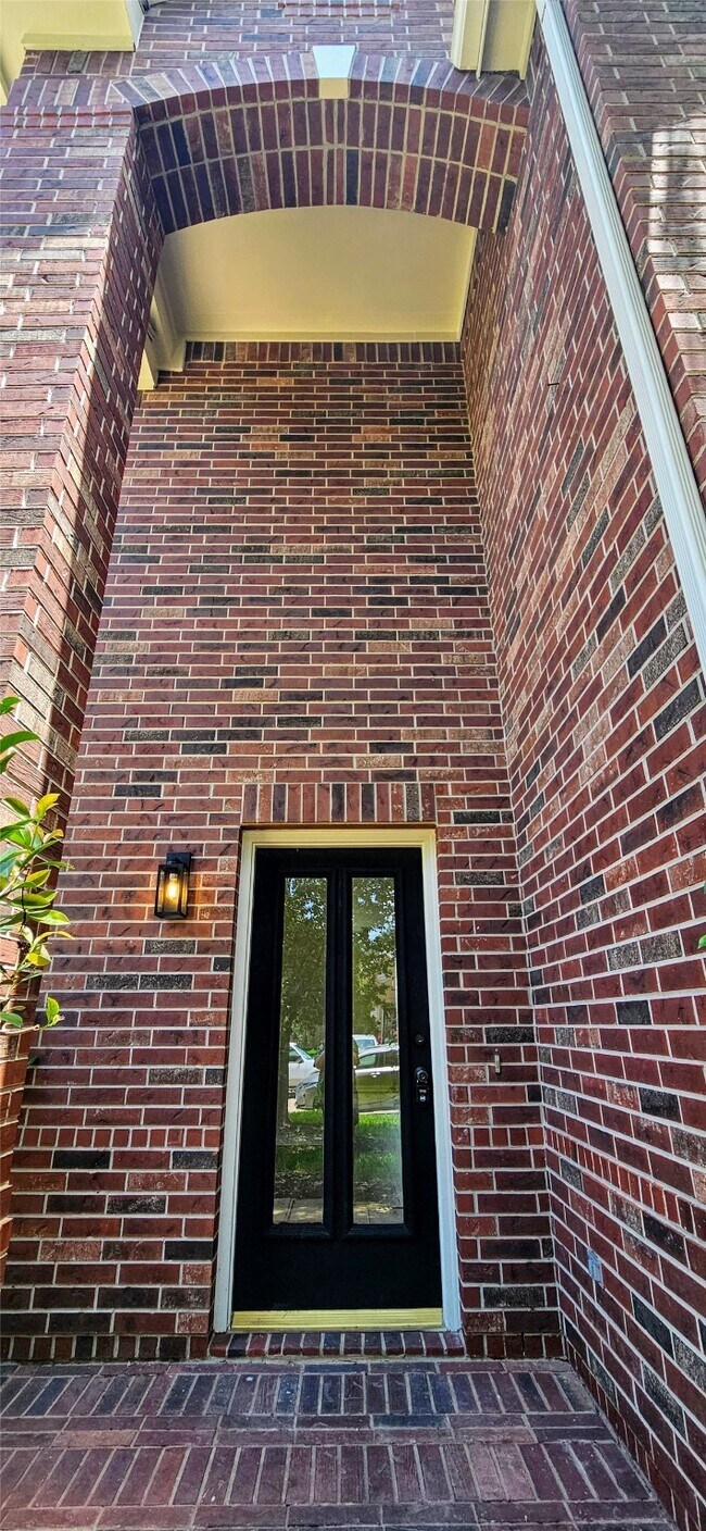5723 Ames Crossing in Sugar Land, TX - Building Photo - Building Photo