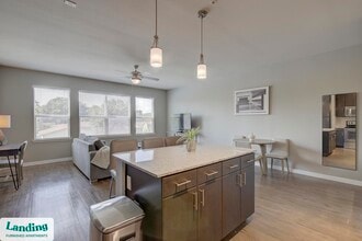 1111 Austin Hwy in San Antonio, TX - Building Photo - Building Photo
