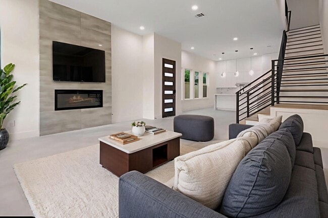 5117 Schuler St in Houston, TX - Building Photo - Building Photo