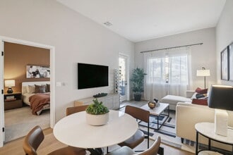 VAYA on Axia in Chula Vista, CA - Foto de edificio - Building Photo