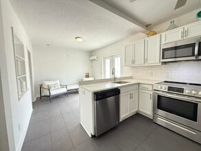 624 Allen Ave in Delray Beach, FL - Building Photo - Building Photo