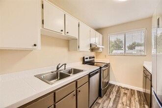 5711 W 92nd Ave in Westminster, CO - Building Photo - Building Photo