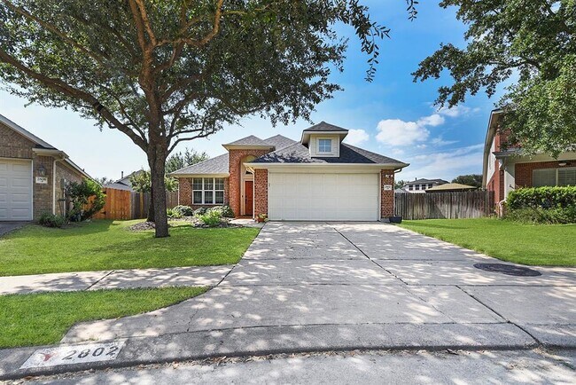 property at 2802 Chalet Knolls Ln