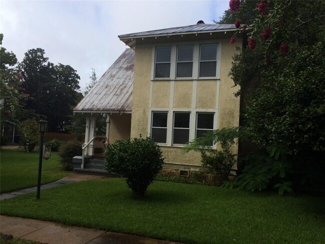 property at 316 4th St