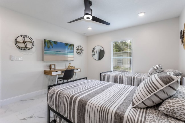 property at 1414 E Harding St