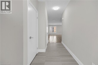 273 Woodbine Ave in Kitchener, ON - Building Photo - Building Photo