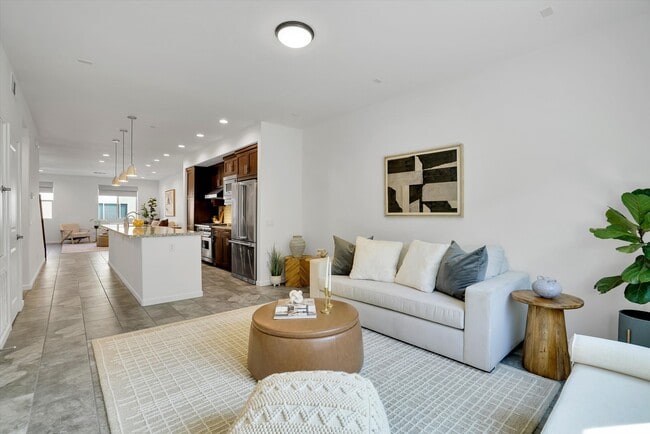 1512 W Artesia Sq in Gardena, CA - Building Photo - Building Photo