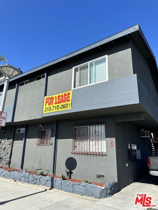 4115 W Century Blvd in Inglewood, CA - Building Photo