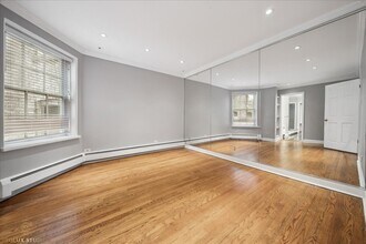 1433 N Dearborn St, Unit Apt 2 in Chicago, IL - Building Photo - Building Photo