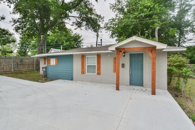 property at 2624.5 E 7th St