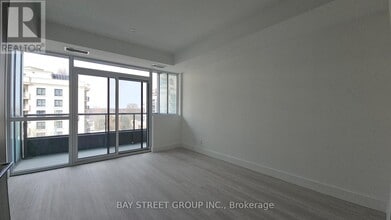 6 Greenbriar Rd in Toronto, ON - Building Photo - Building Photo