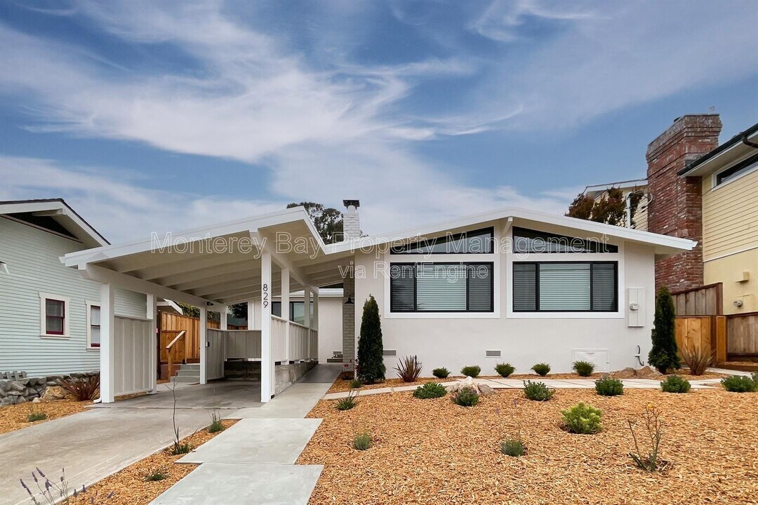 829 Sea Palm Ave in Pacific Grove, CA - Building Photo