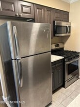 4 Windsor Terrace in Freehold, NJ - Building Photo - Building Photo