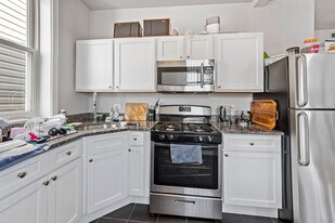 2630 W Division St, Unit 3R in Chicago, IL - Building Photo