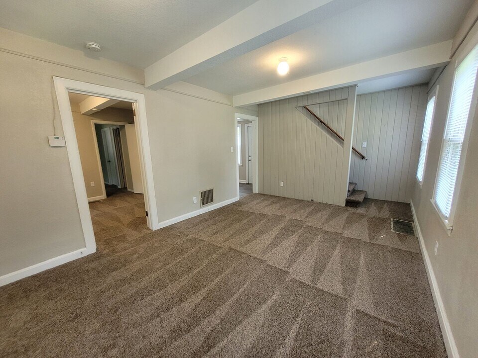 1821 21st St in Des Moines, IA - Building Photo