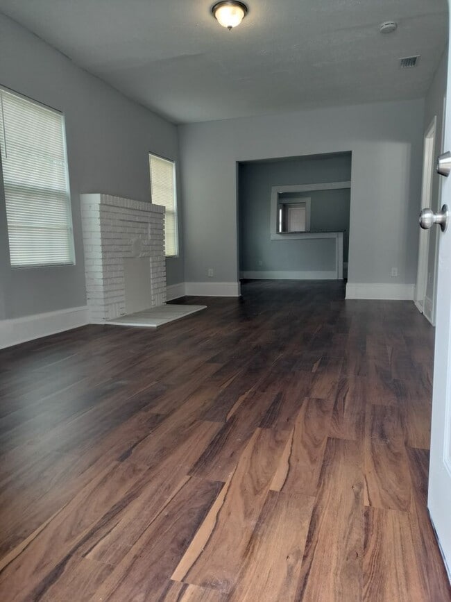 460 W 19th St in Jacksonville, FL - Building Photo - Building Photo