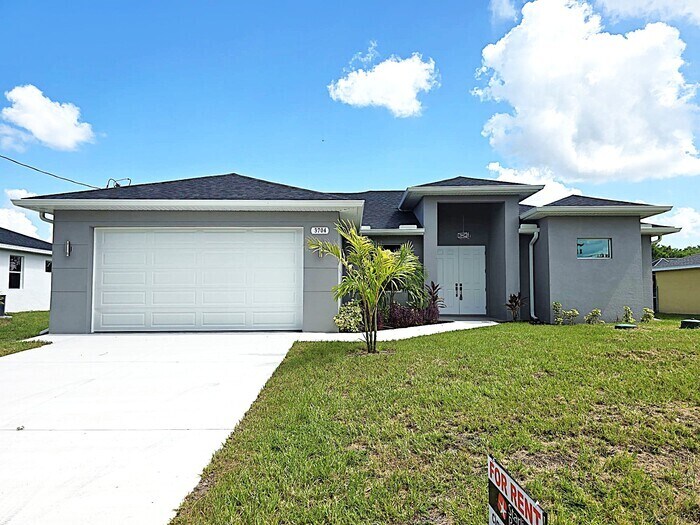 3704 16th St W in Lehigh Acres, FL - Building Photo