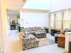 2927 Falling Waters Ln in Lindenhurst, IL - Building Photo - Building Photo