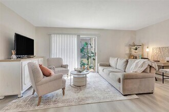 3755 S School Ave in Sarasota, FL - Building Photo - Building Photo