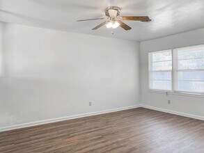 4915 6th St in Lubbock, TX - Building Photo - Building Photo