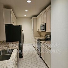 7963 Bristol Cir in Naples, FL - Building Photo - Building Photo