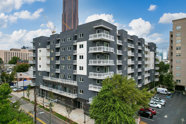 126 Renaissance Pky in Atlanta, GA - Building Photo - Primary Photo