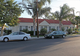 Carlton Court in Tracy, CA - Building Photo - Building Photo