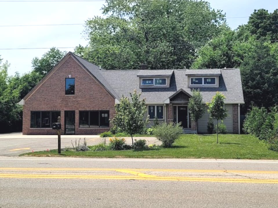 618 Barron Blvd in Grayslake, IL - Building Photo
