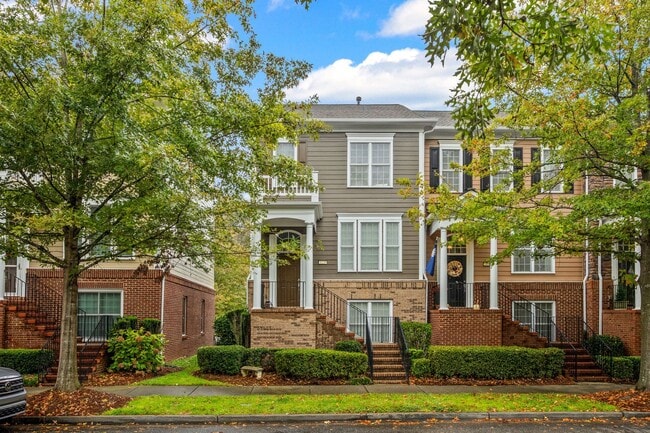 property at 1120 Drayton Ct