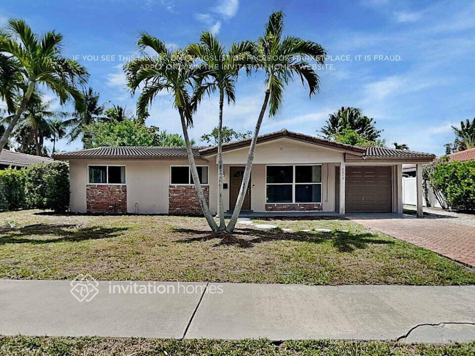 2240 NE 62nd Ct in Fort Lauderdale, FL - Building Photo