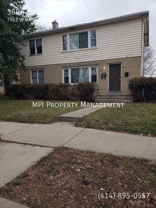 7942 W HAMPTON Ave in Milwaukee, WI - Building Photo