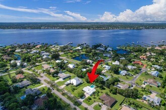 2416 N W Everglades Blvd in Stuart, FL - Building Photo - Building Photo