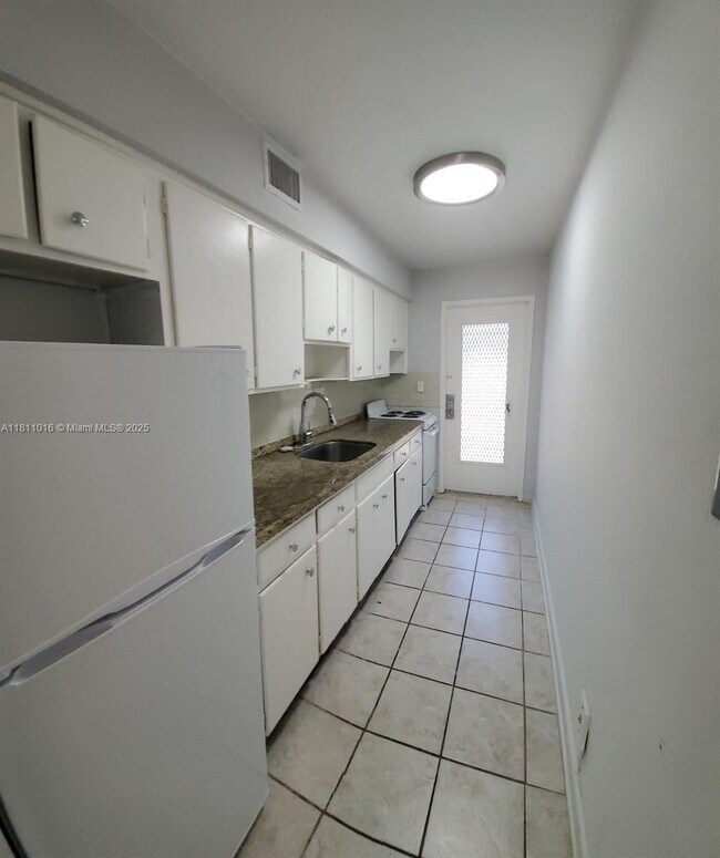 1708 NE 20th Ave in Fort Lauderdale, FL - Building Photo - Building Photo